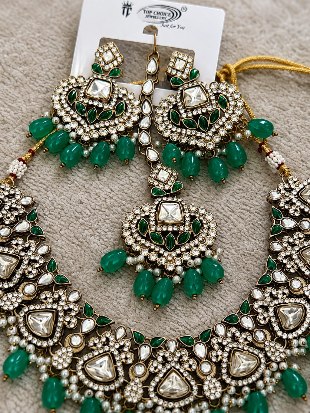 Aveline Necklace