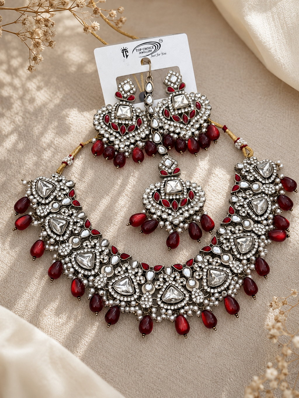 Aveline Necklace