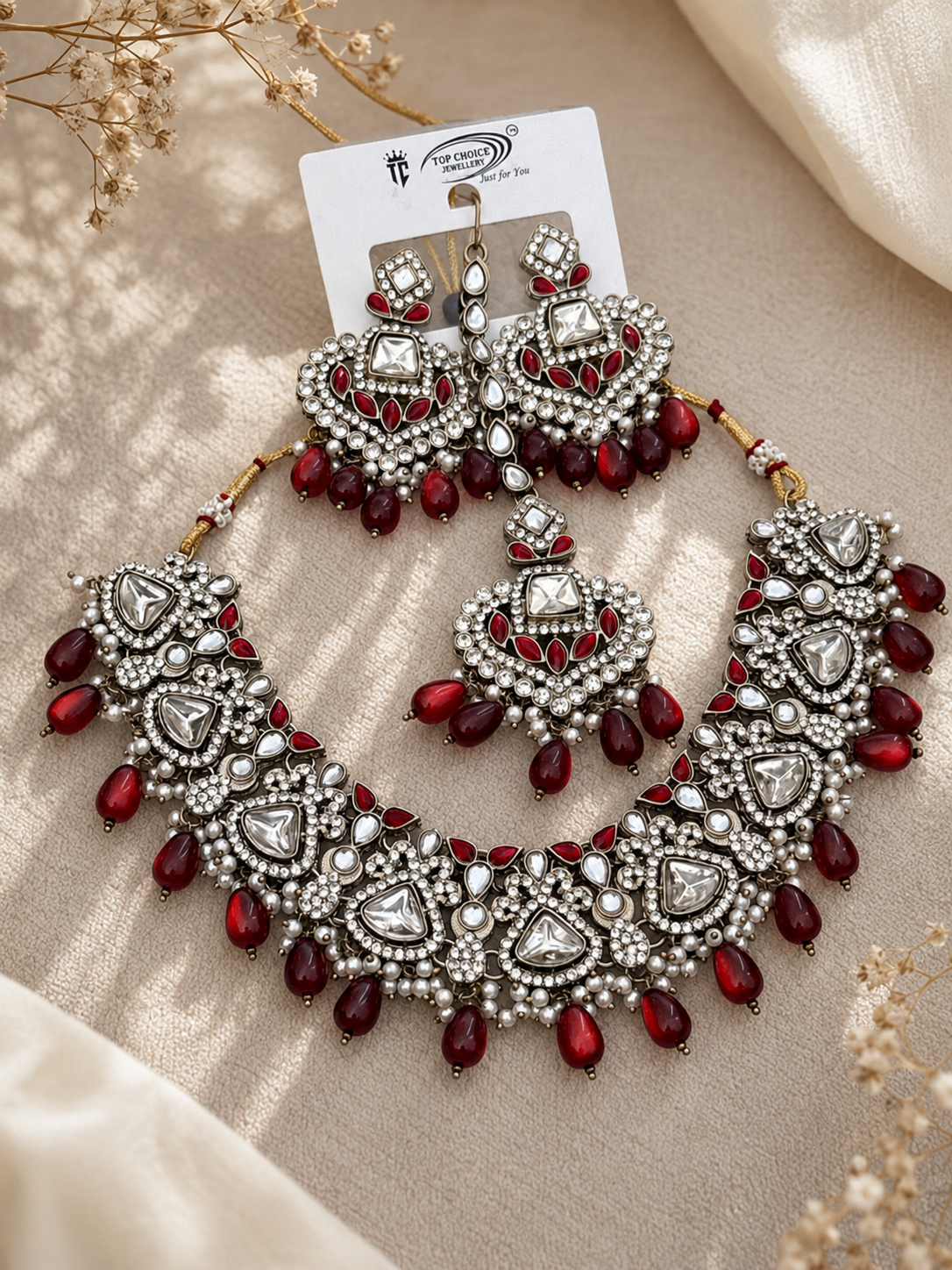 Aveline Necklace