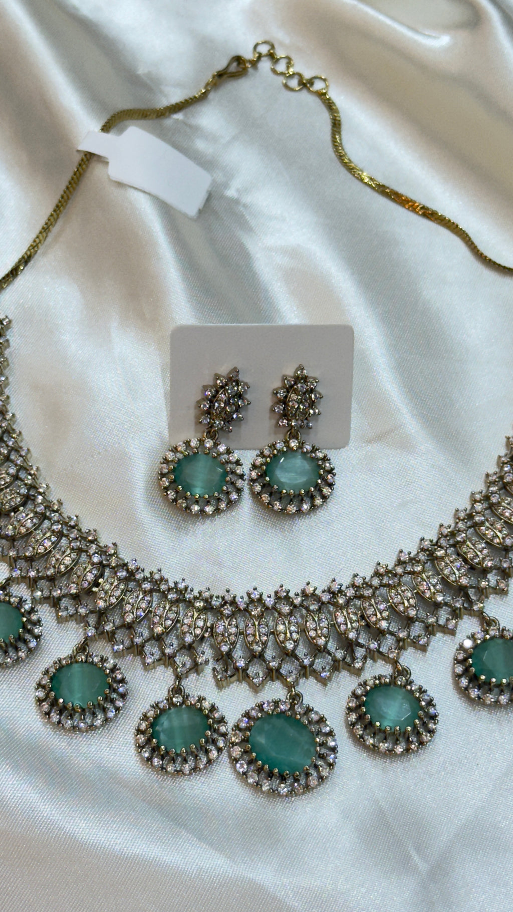 Mint danglers Necklace